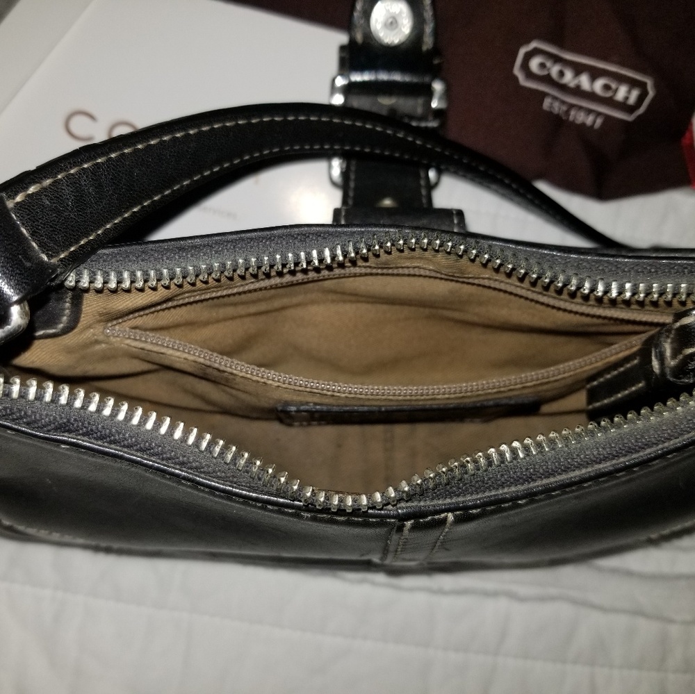 Authentic Coach purse - Picture 4 of 4